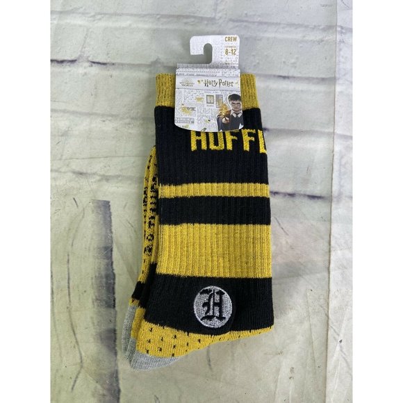 Harry Potter Hufflepuff House Badge Logo Men's Crew Socks 1 Pair Sock Size 10-13 - Picture 1 of 5